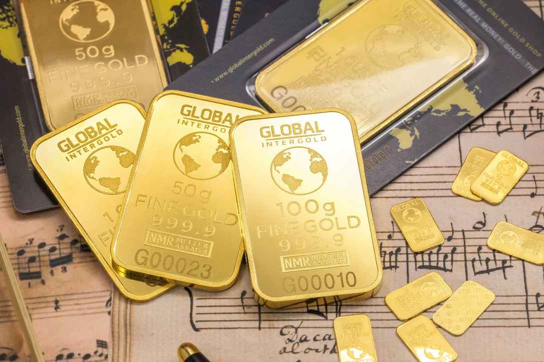 Oro alcanza su mínimo de siete meses por cuenta de alzas en rendimientos del tesoro